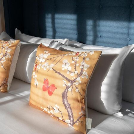 Elliot Oliver - Luxurious Two Bedroom Apartment With Parking Глостер Экстерьер фото