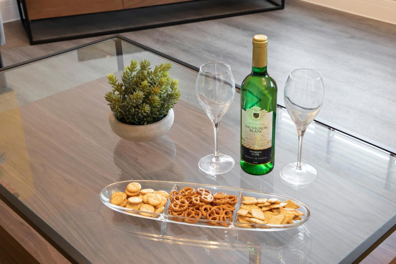 Elliot Oliver - Luxurious Two Bedroom Apartment With Parking Глостер Экстерьер фото