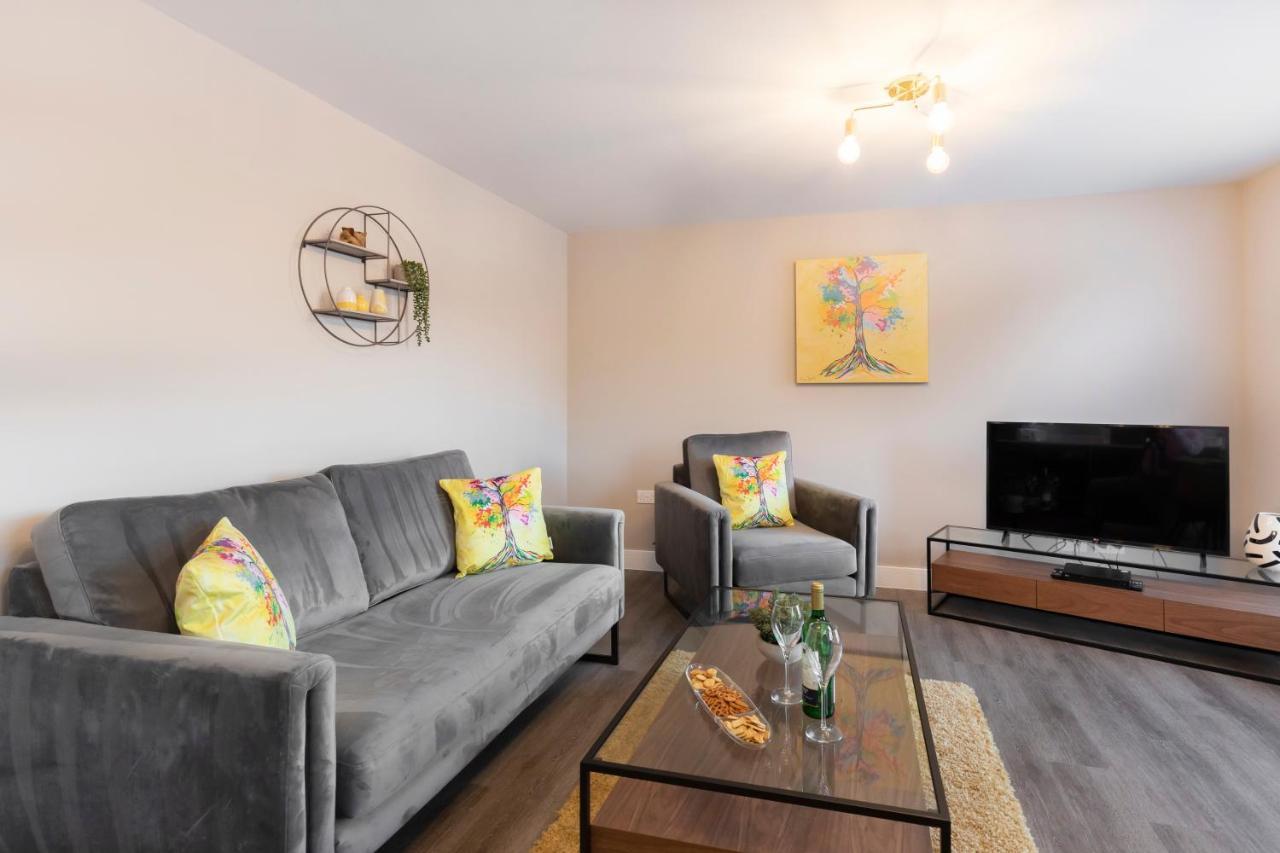 Elliot Oliver - Luxurious Two Bedroom Apartment With Parking Глостер Экстерьер фото